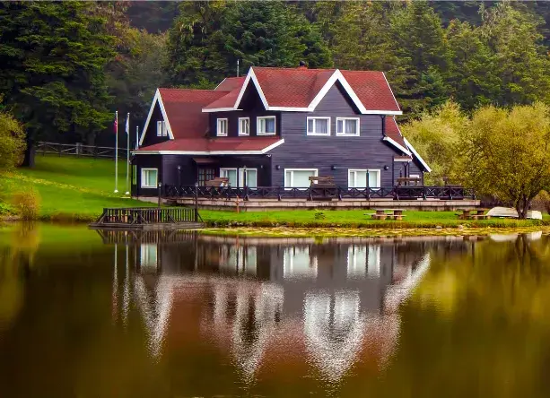 Absentee Homeownership 101: What It Means, Risks to Avoid, and How to Manage a Property From Afar